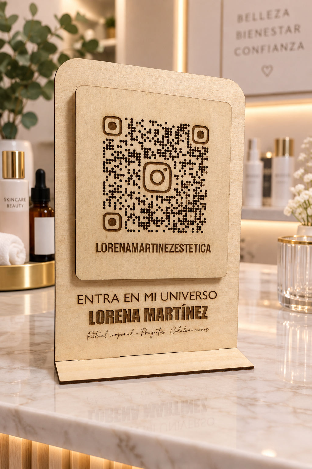 Placa expositor QR grabado en madera